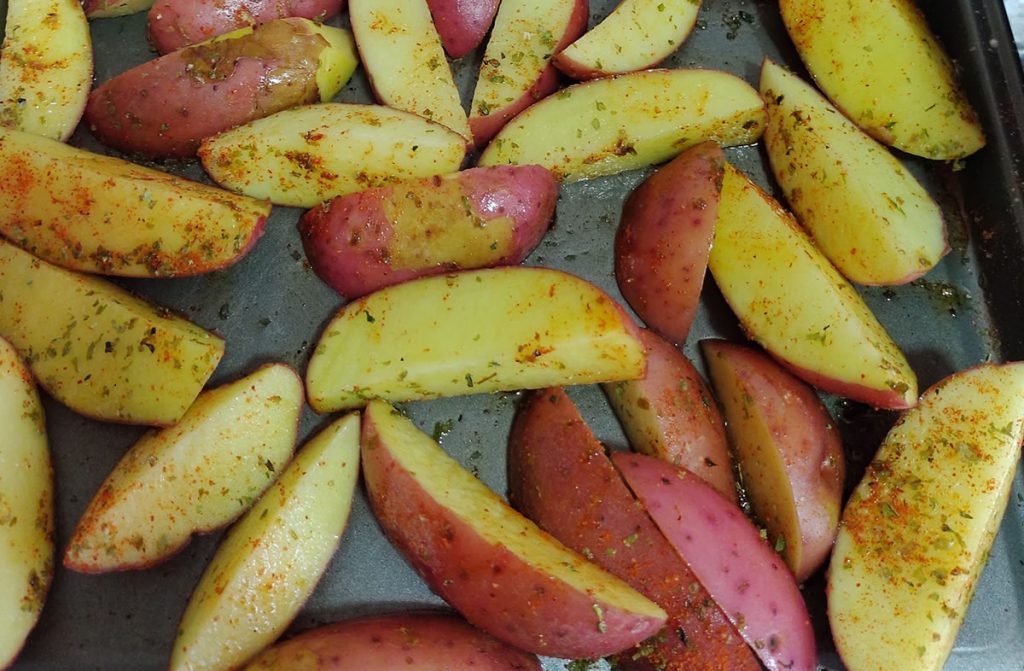 Papas rústicas en gojas al horno