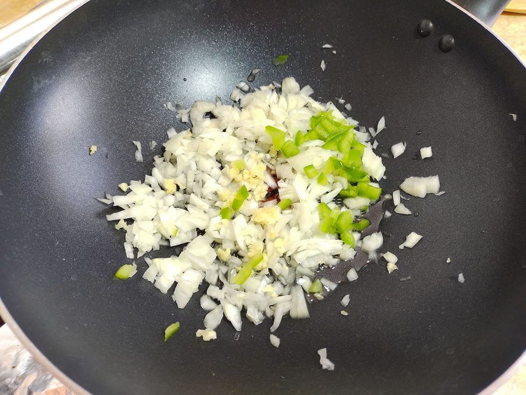 Sofrito para las acelgas a la crema