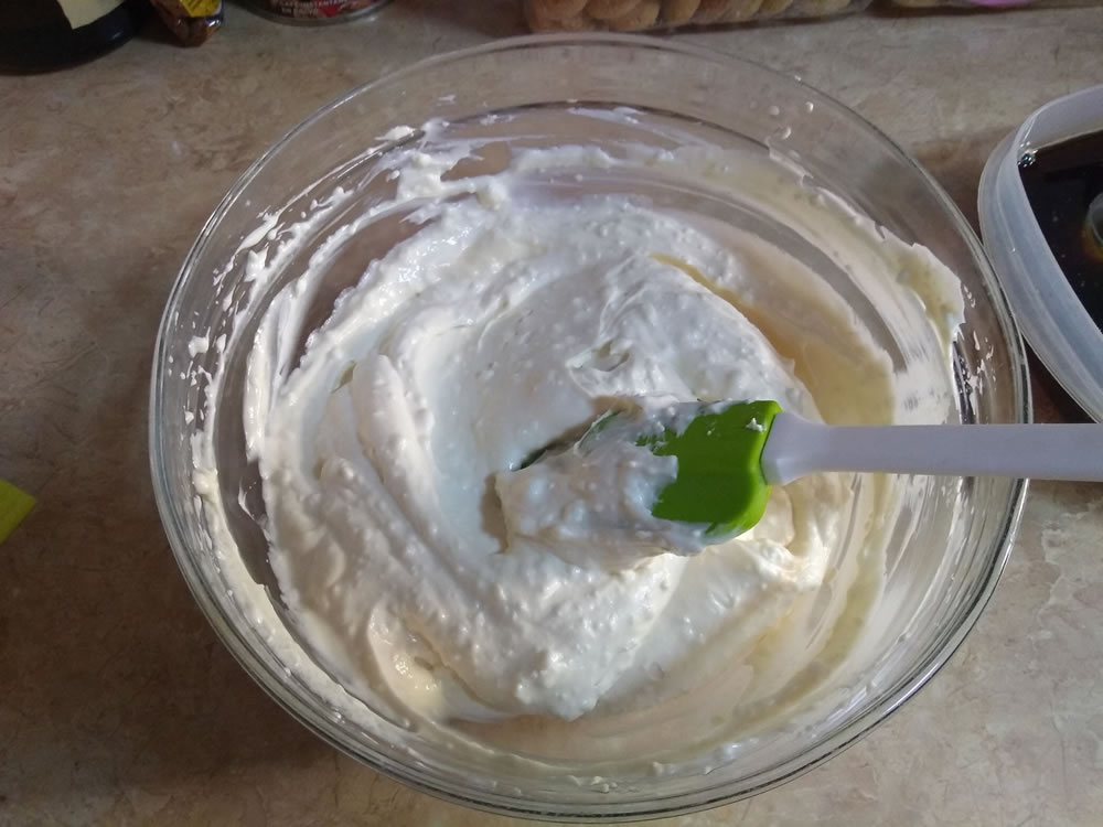 Tiramisu mezcla huevo queso
