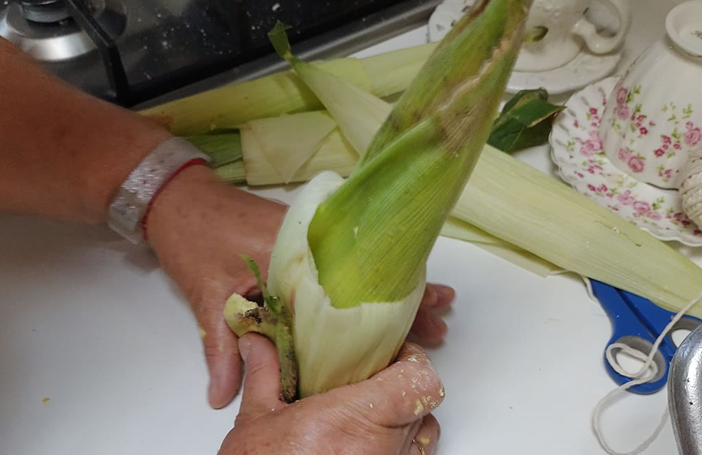 Armado de las humitas paso 2