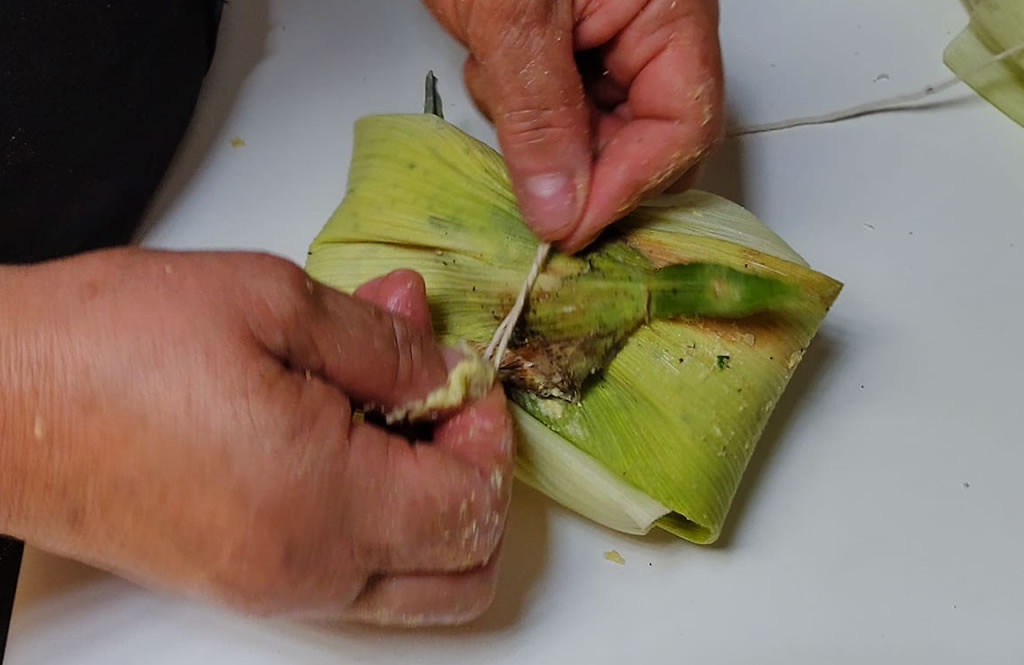 Armado de las humitas paso 3
